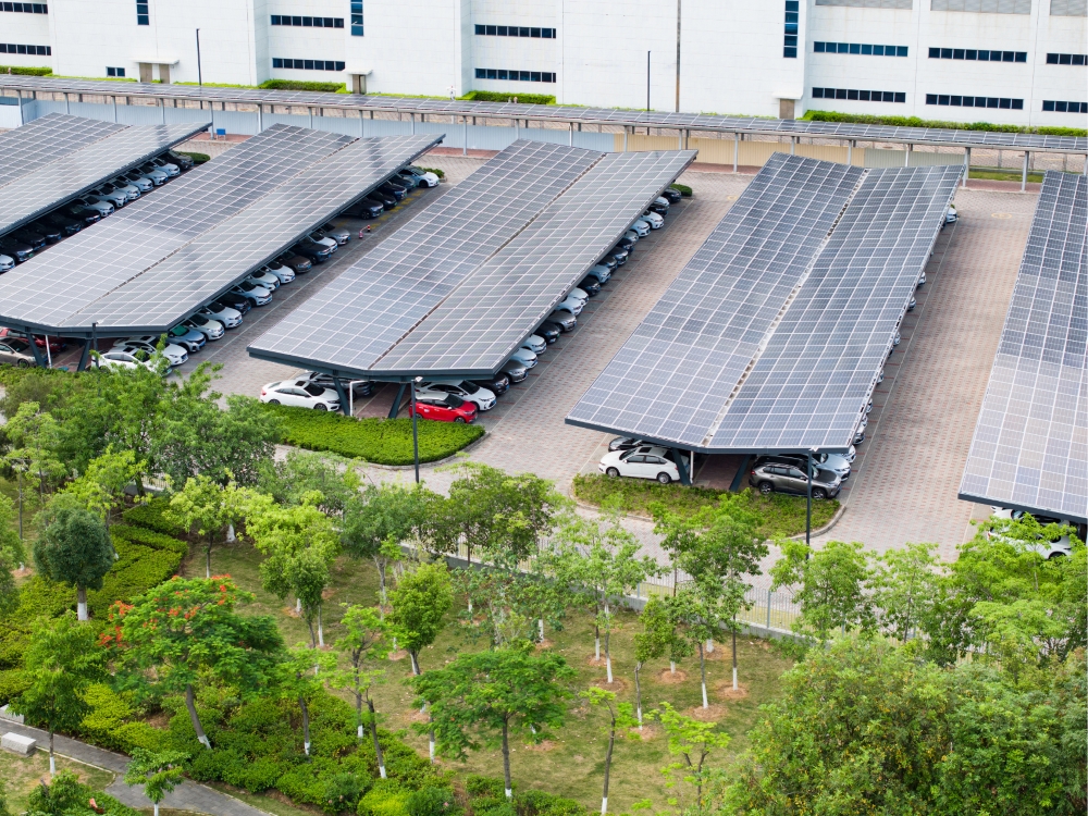 Panneaux photovoltaïques : report de l’échéance pour les grands parkings